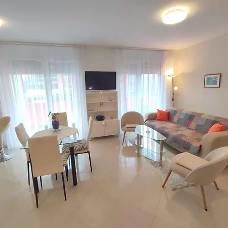 In - Balaton 45328 Siófok