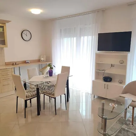 In - Balaton 45328 شقة شيوفوك