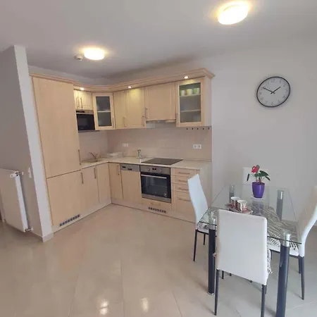 In - Balaton 45328 شيوفوك